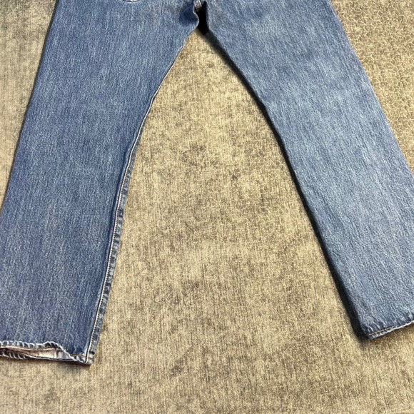 Levi Strauss 501 Jeans Mens W35 L30 Button Fly Blue Denim Straight Leg - Picture 4 of 10